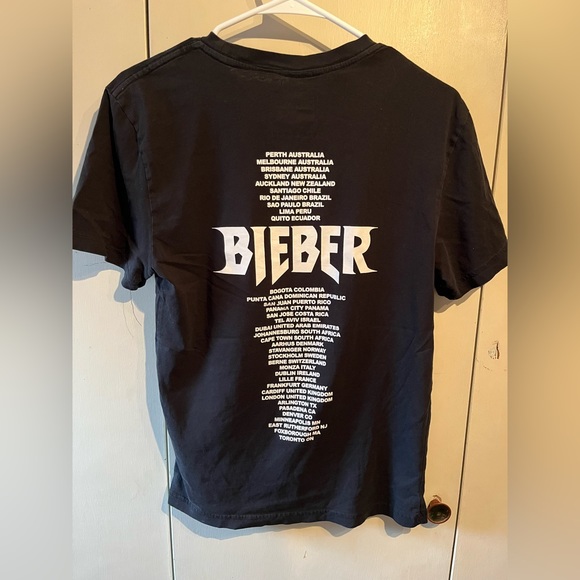 Justin Bieber H&M Tour Tee - Picture 2 of 2